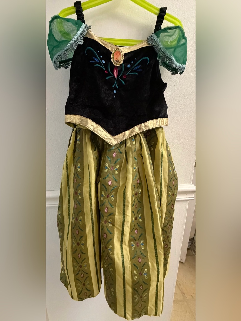 Disney Parks Frozen Anna Coronation Costume size 7/8